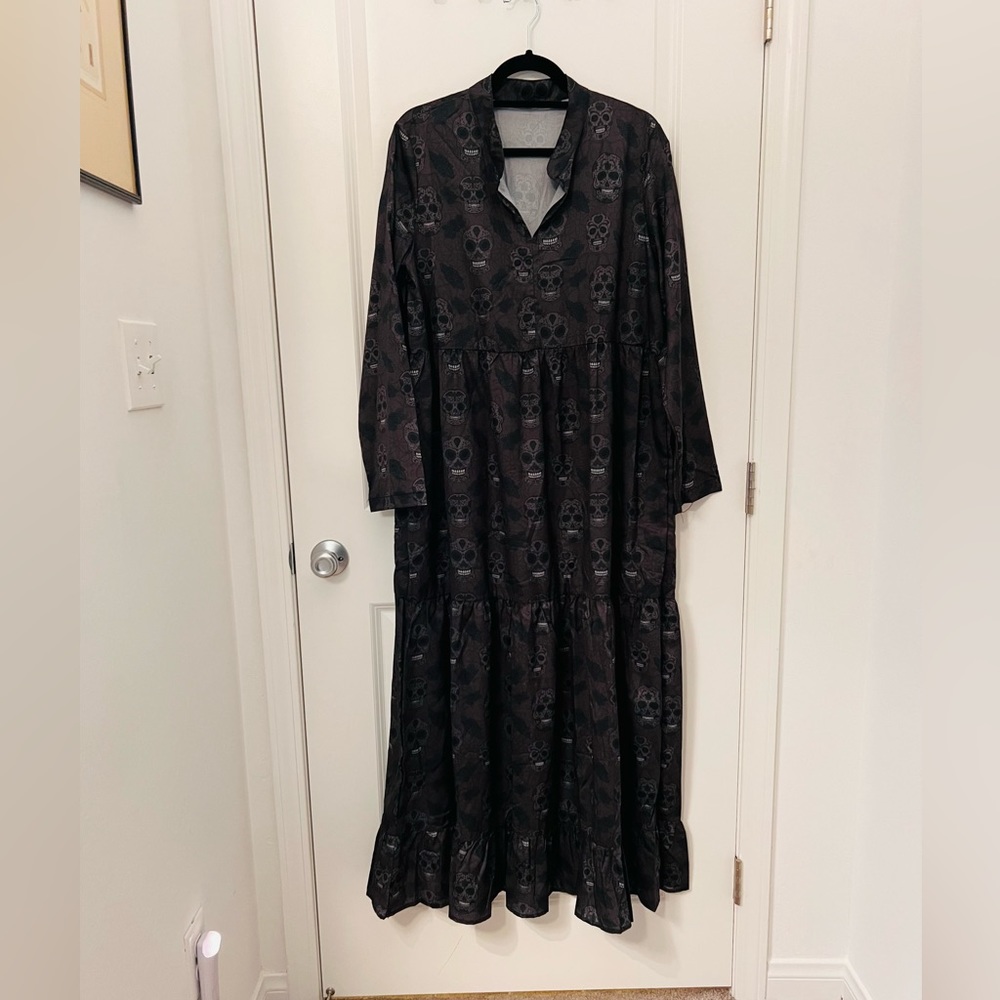 Sugar skulls dress for Day of the Dead (dios de la muerte)